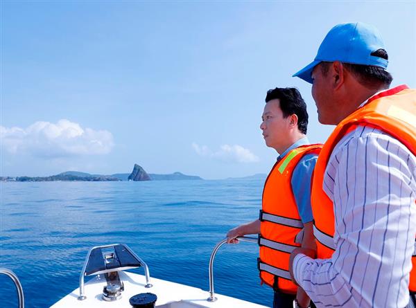 Bộ trưởng Đặng Quốc Khánh khảo sát khu vực bảo vệ hệ sinh thái ven biển Phú Yên