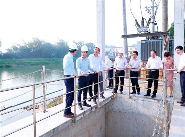 Bộ trưởng Đặng Quốc Khánh kiểm tra nguồn cung cấp nước cho thành phố Đà Nẵng